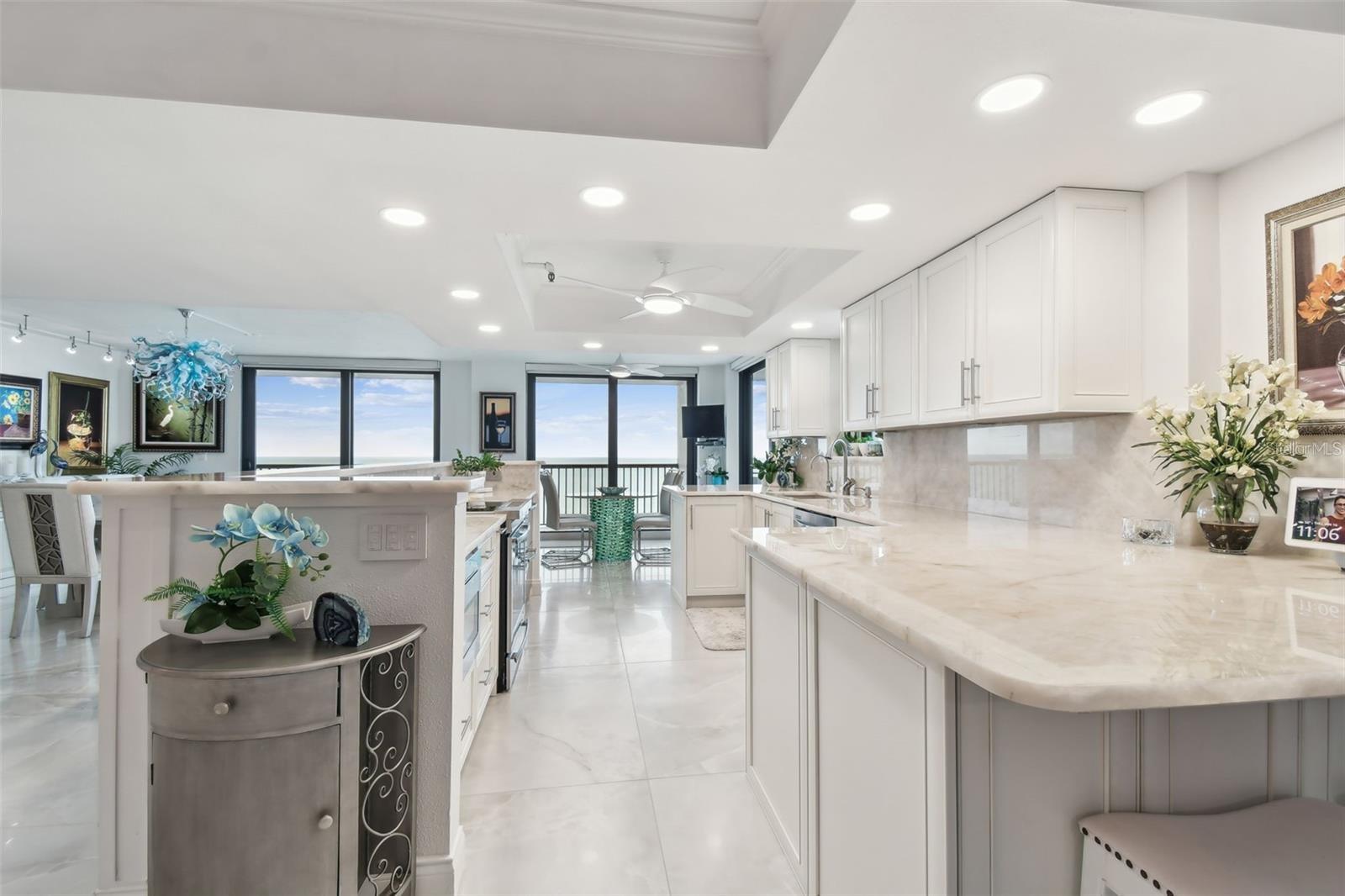 Listing photo id 6 for 1660 Gulf Boulevard Ph1
