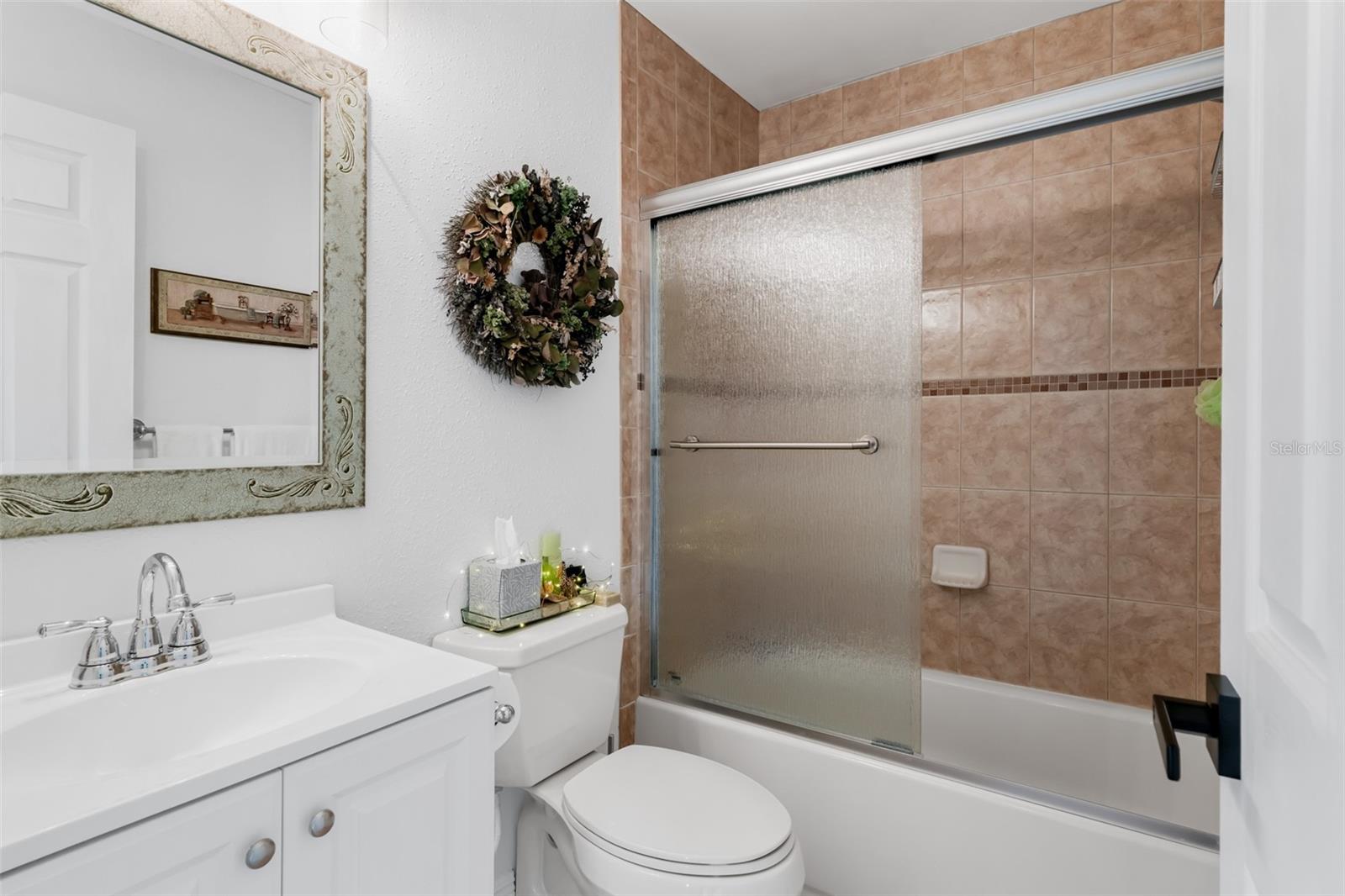 Listing photo id 20 for 6411 Elmhurst Court