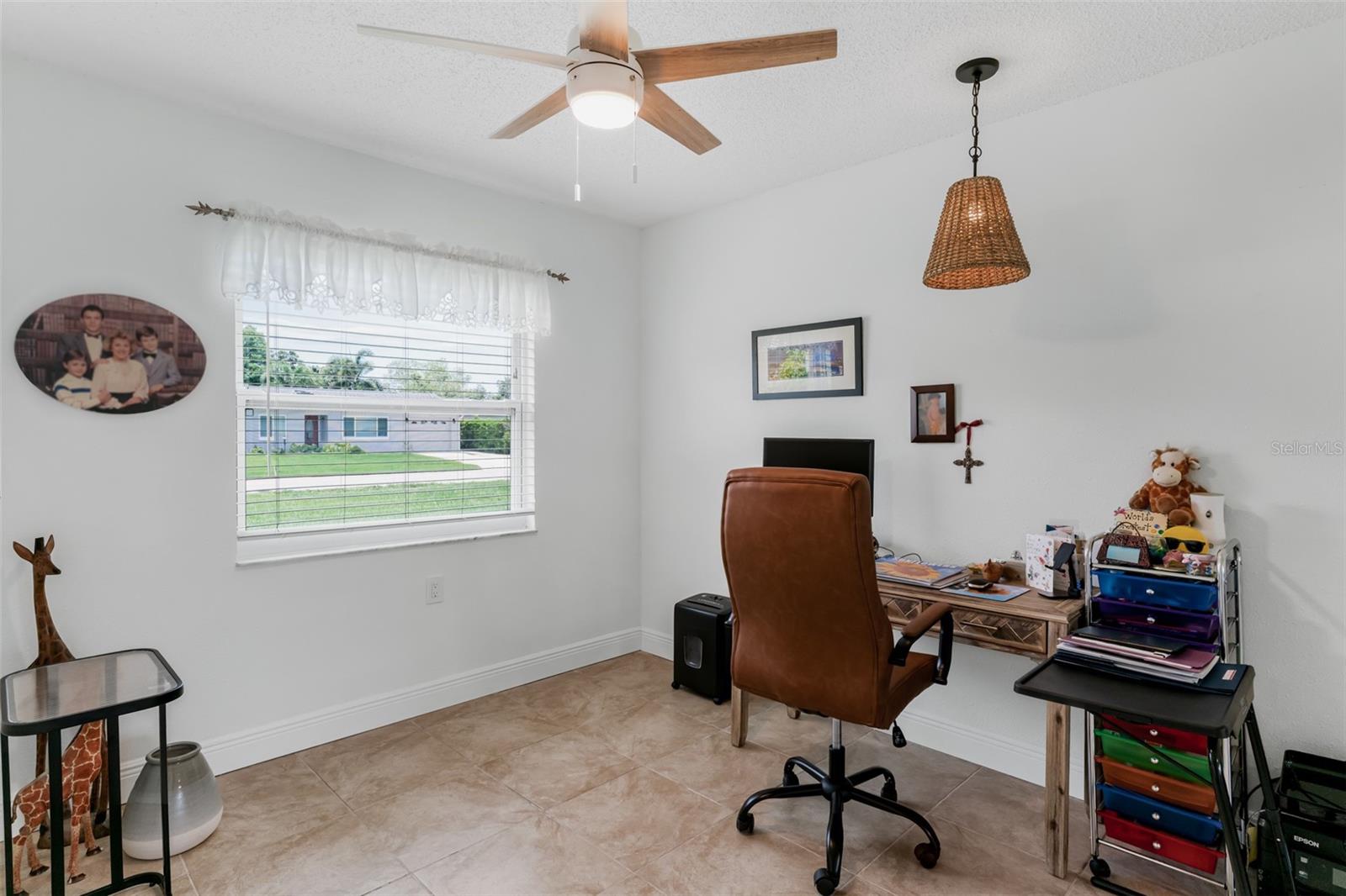 Listing photo id 22 for 6411 Elmhurst Court