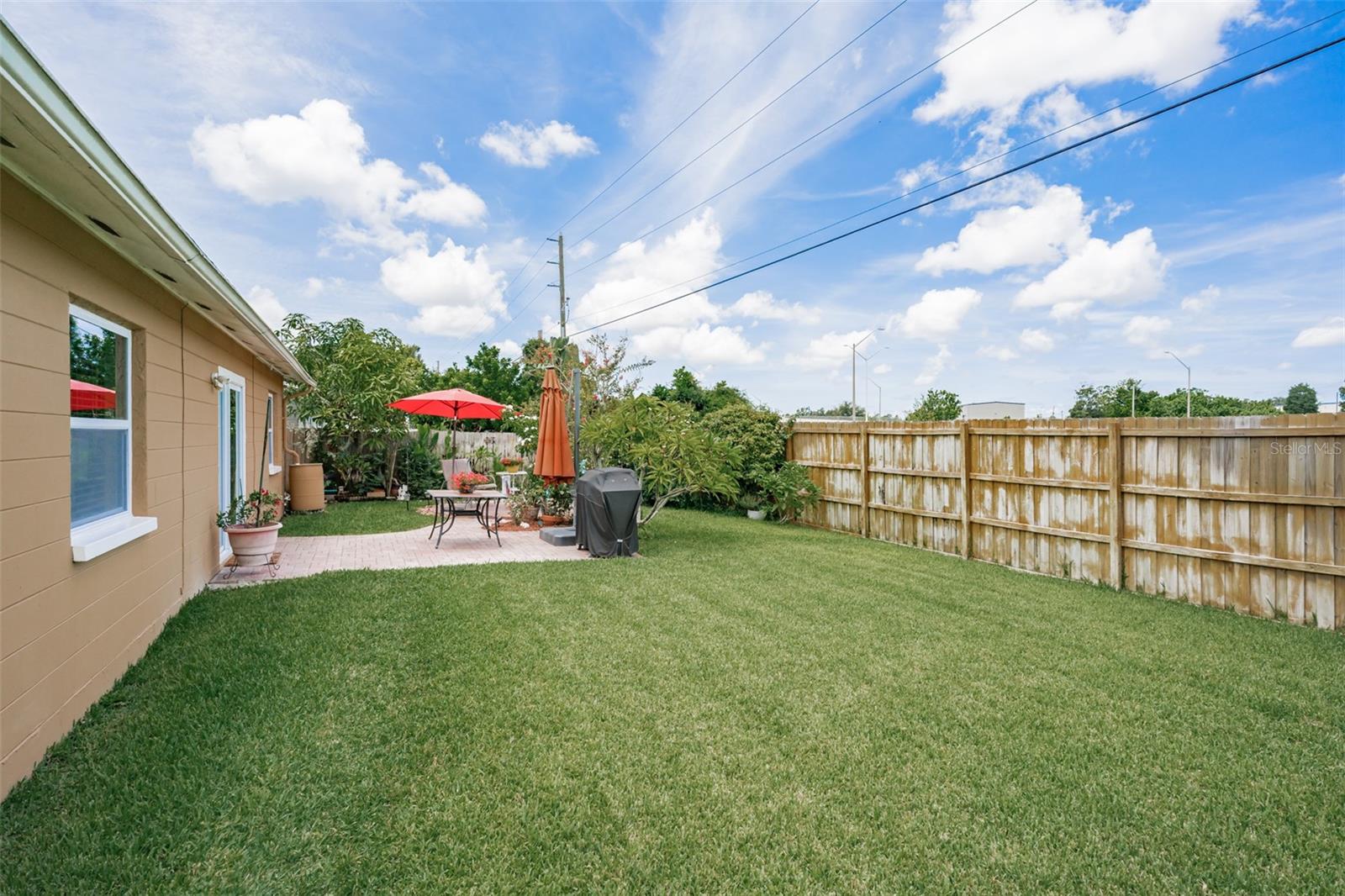Listing photo id 31 for 6411 Elmhurst Court