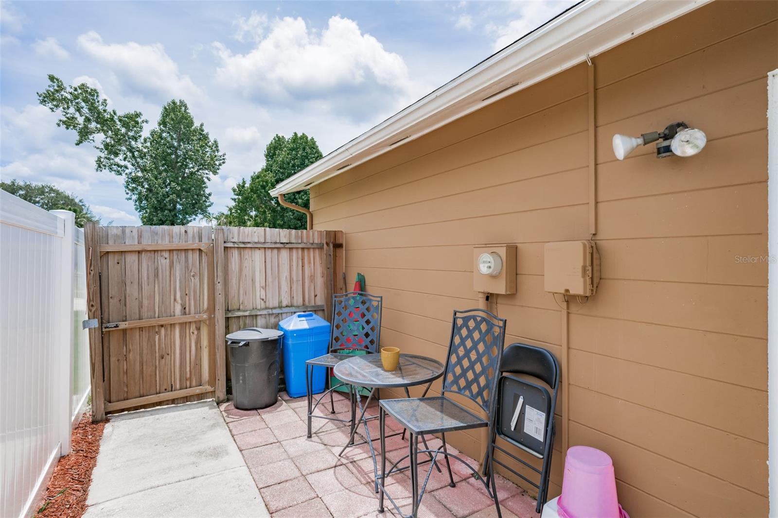 Listing photo id 33 for 6411 Elmhurst Court