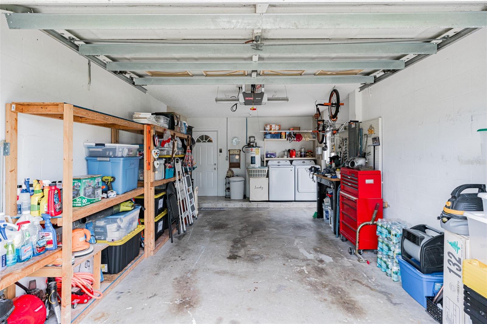 Listing photo id 36 for 6411 Elmhurst Court