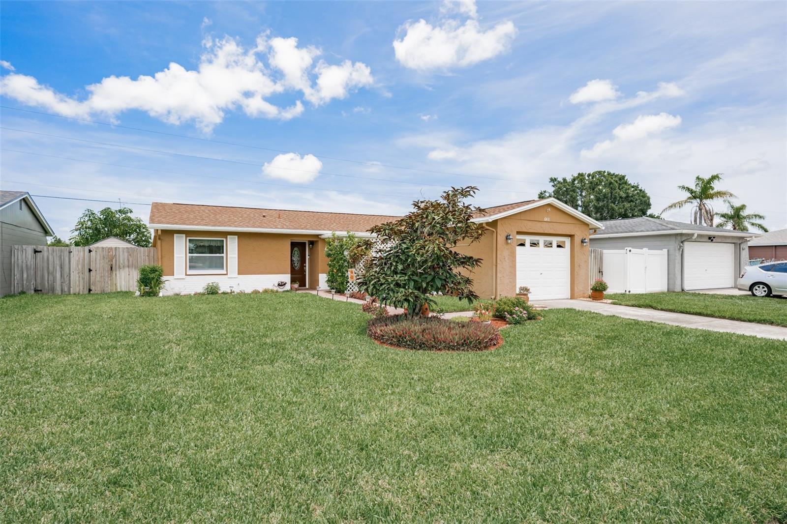 Listing photo id 38 for 6411 Elmhurst Court