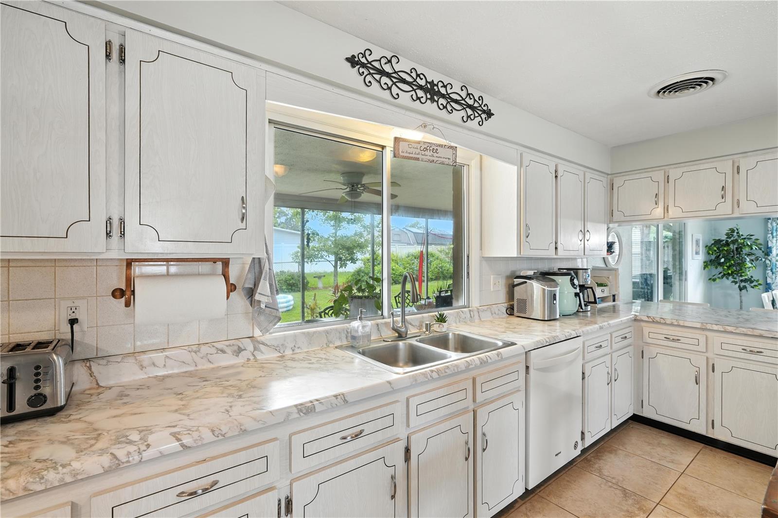 Image 17 of 47 For 5628 Cypress Street
