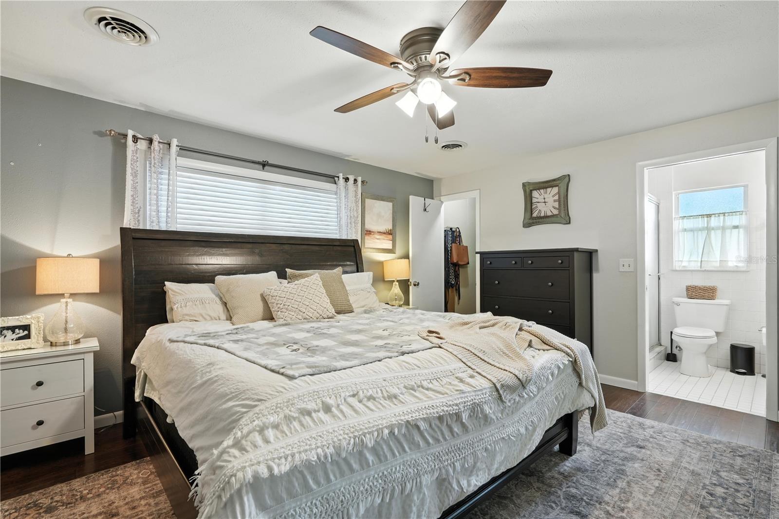 Image 25 of 47 For 5628 Cypress Street