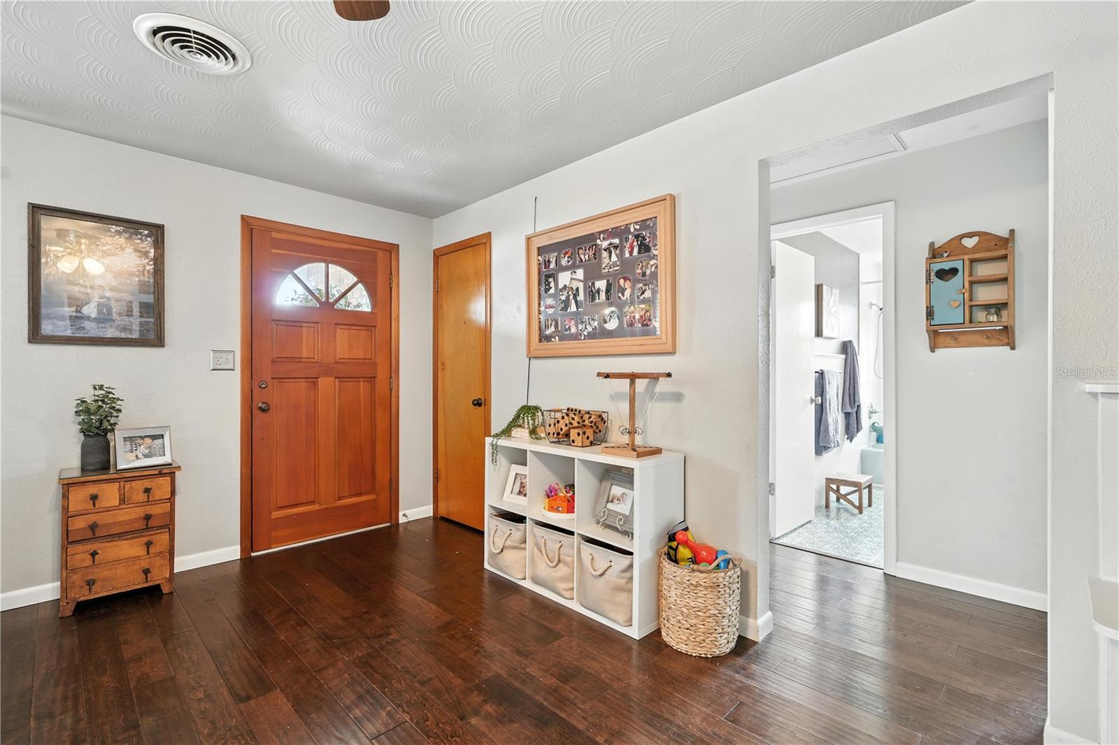 Image 7 of 47 For 5628 Cypress Street