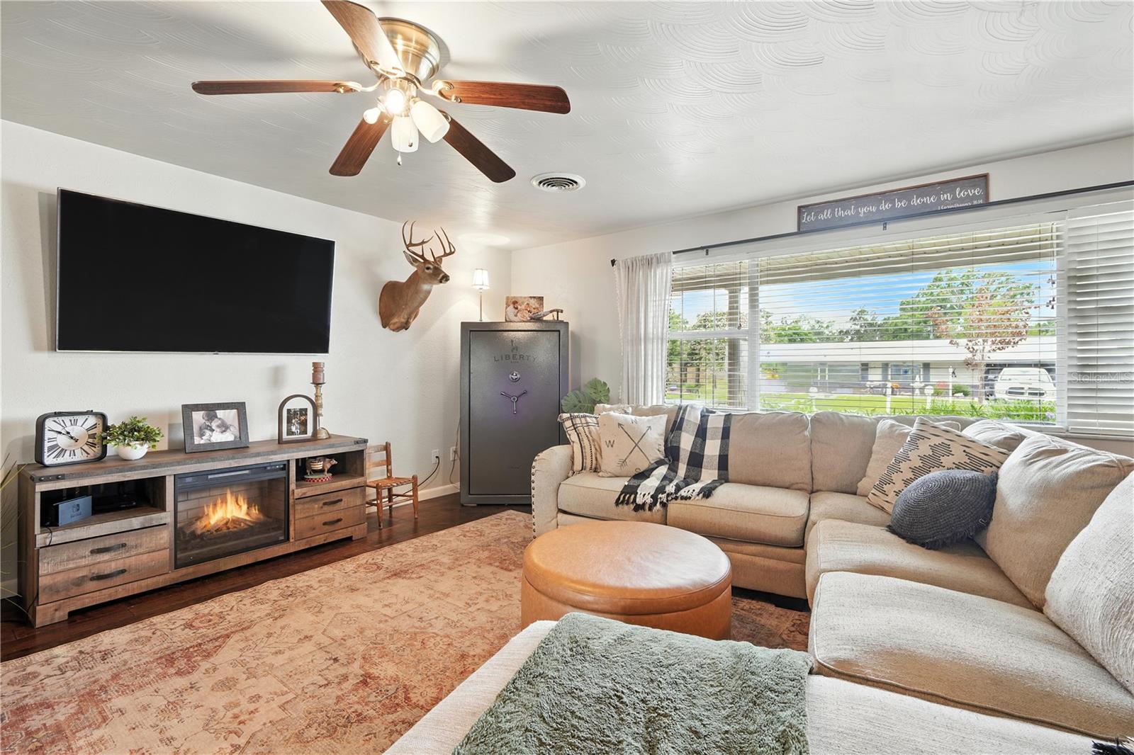 Image 8 of 47 For 5628 Cypress Street