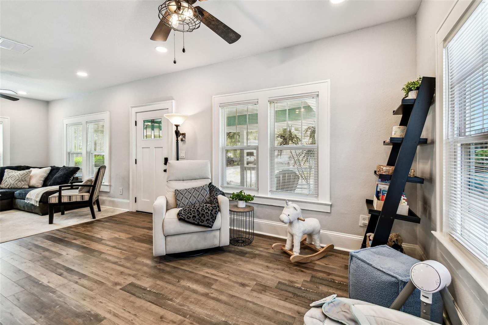 Listing photo id 12 for 111 Ida Street