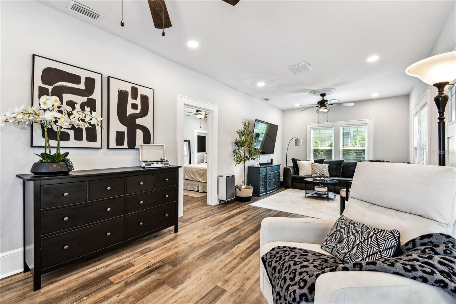 Listing photo id 14 for 111 Ida Street