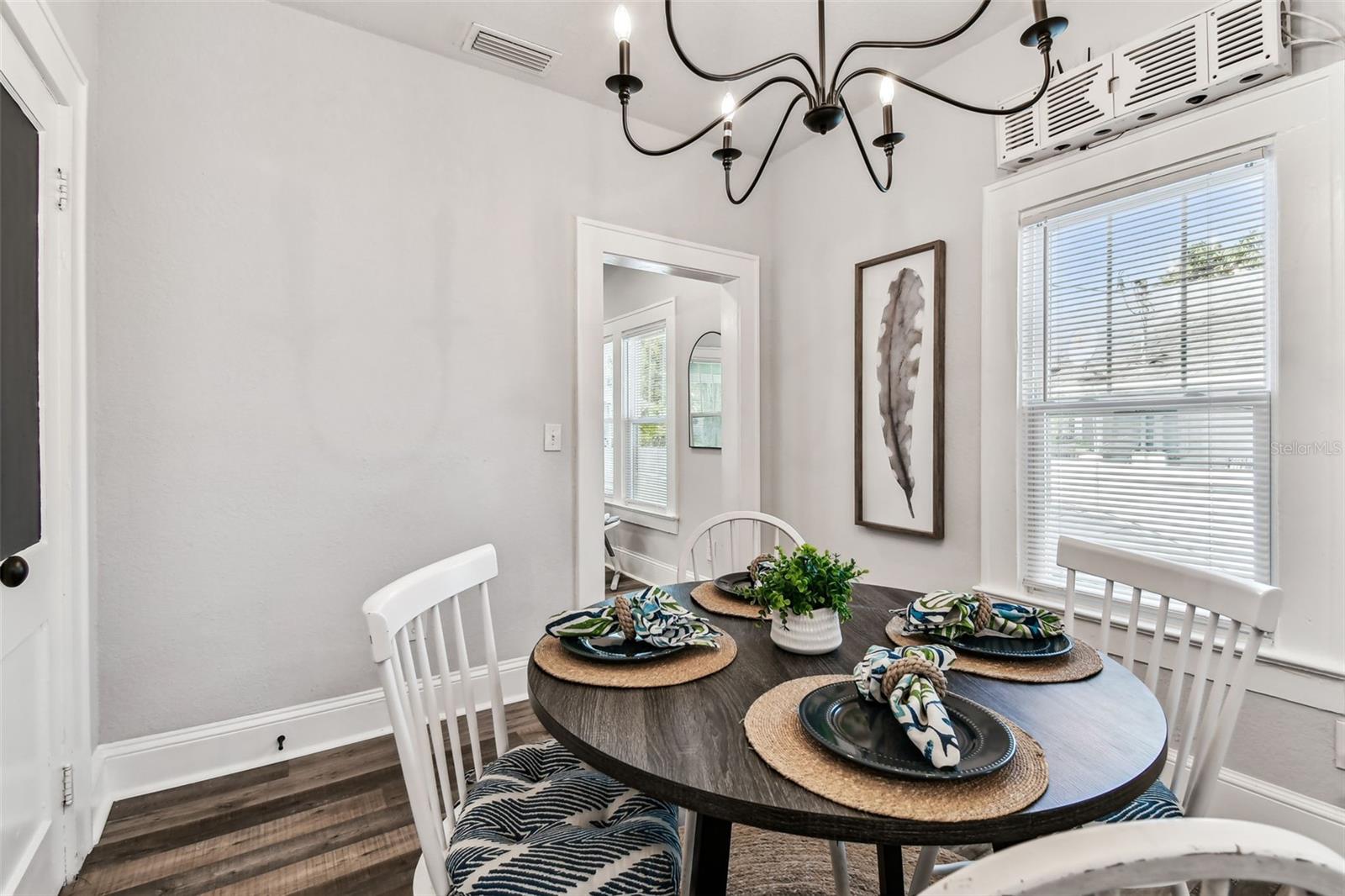 Listing photo id 18 for 111 Ida Street
