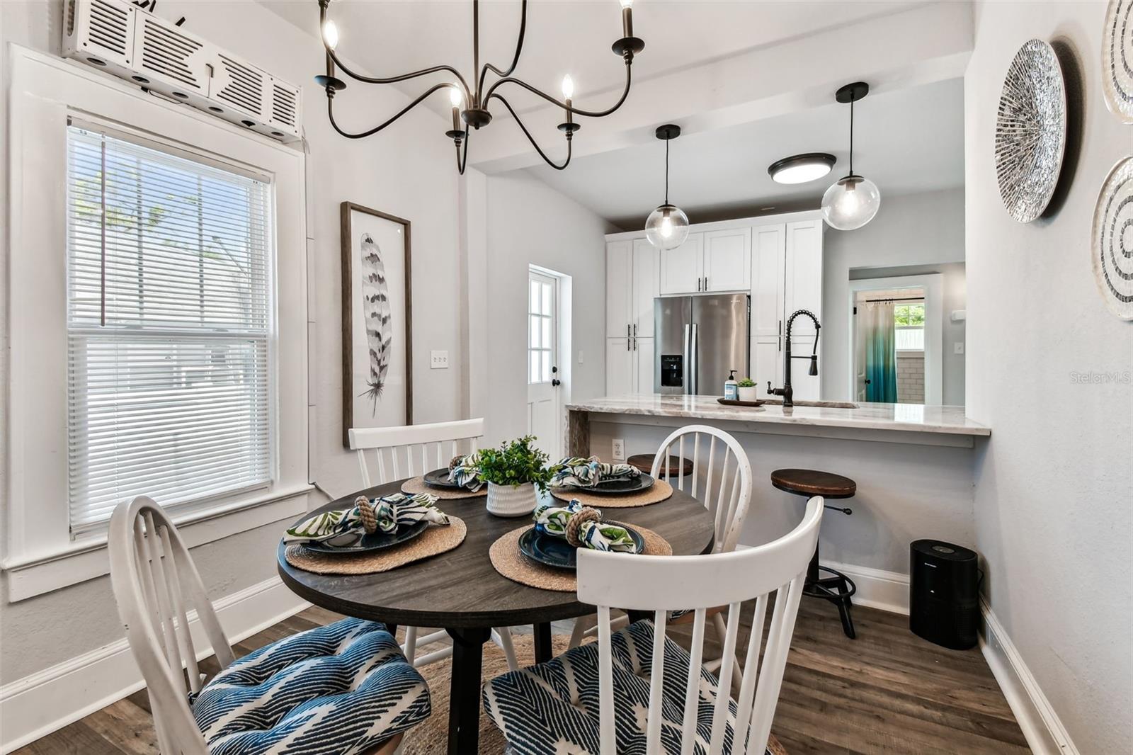 Listing photo id 19 for 111 Ida Street