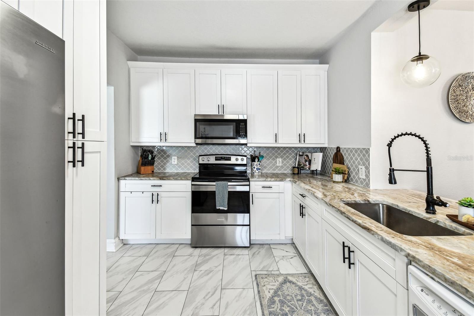 Listing photo id 22 for 111 Ida Street