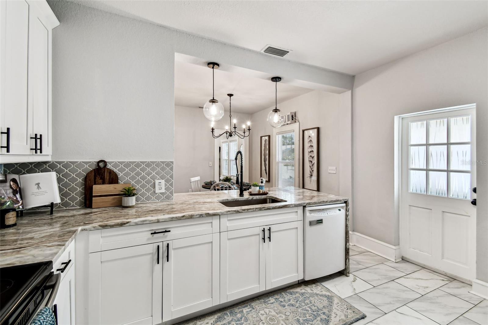 Listing photo id 23 for 111 Ida Street