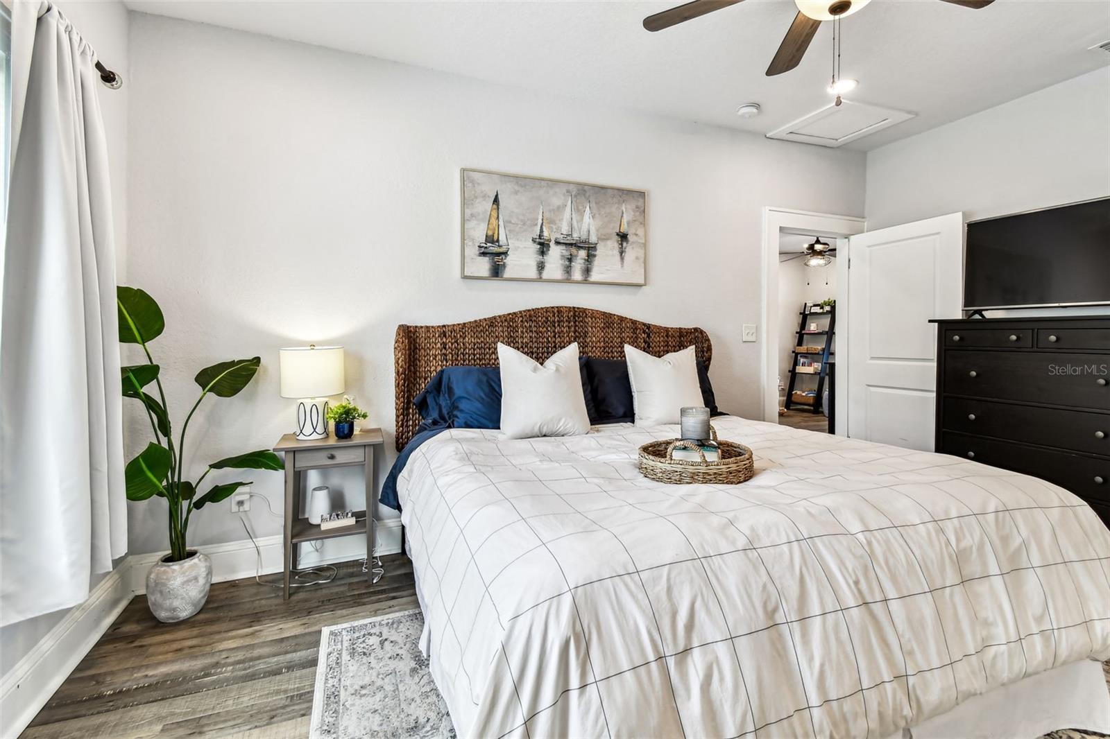 Listing photo id 27 for 111 Ida Street