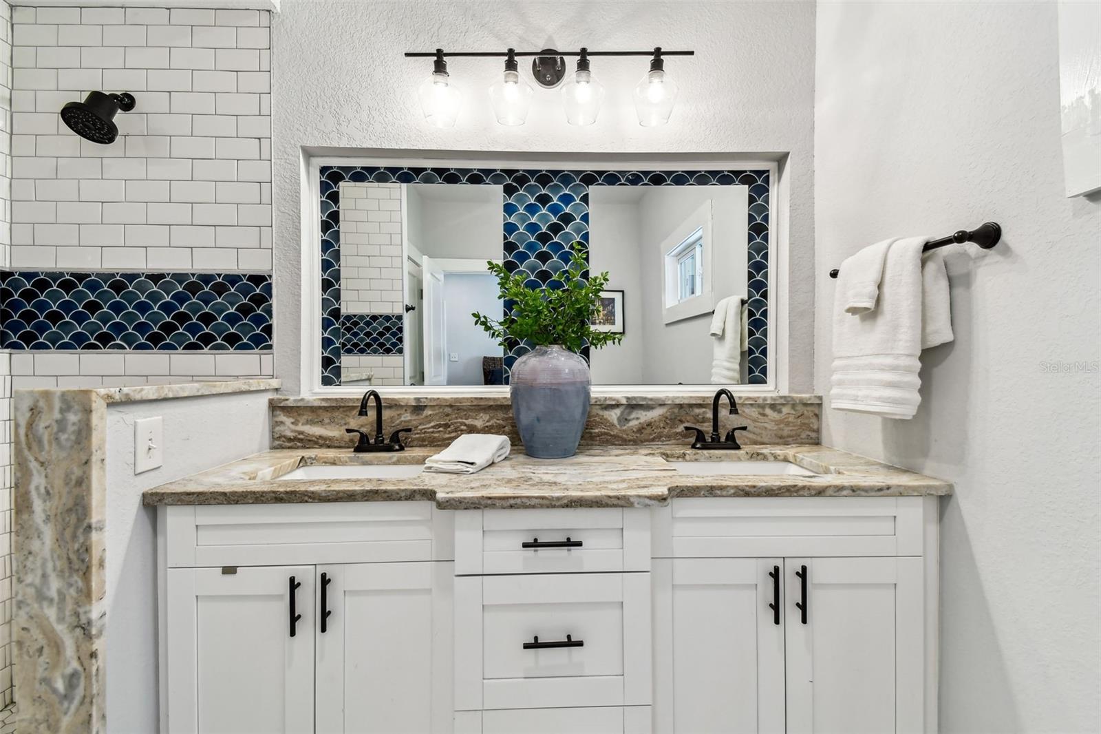 Listing photo id 30 for 111 Ida Street