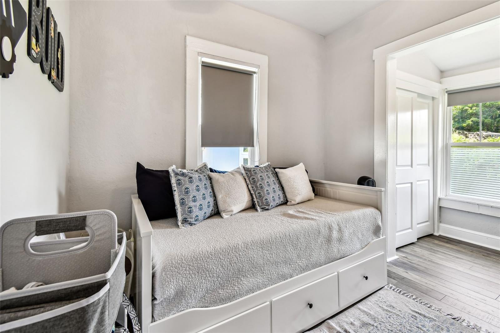 Listing photo id 32 for 111 Ida Street