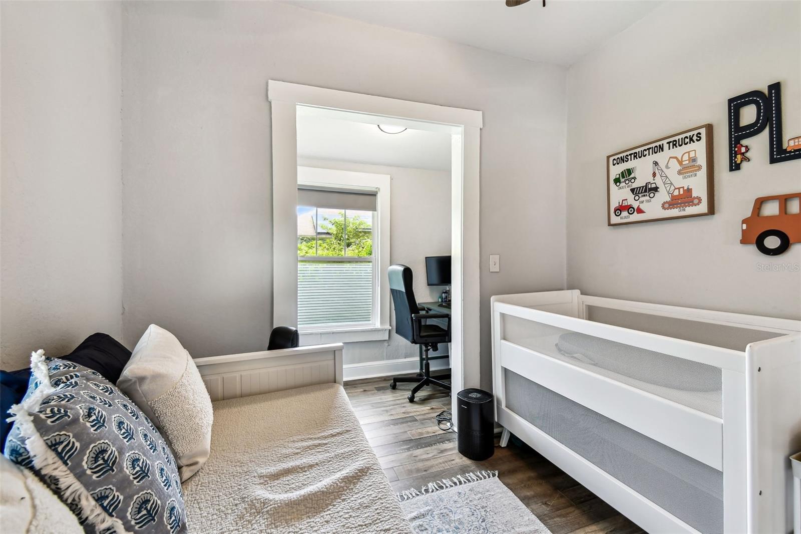 Listing photo id 33 for 111 Ida Street