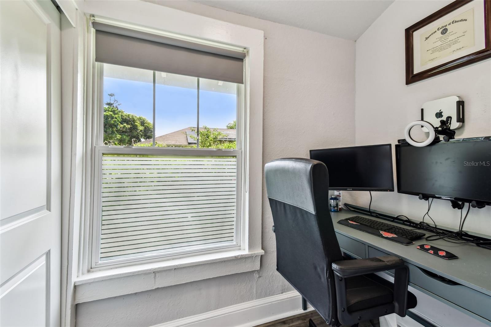Listing photo id 34 for 111 Ida Street
