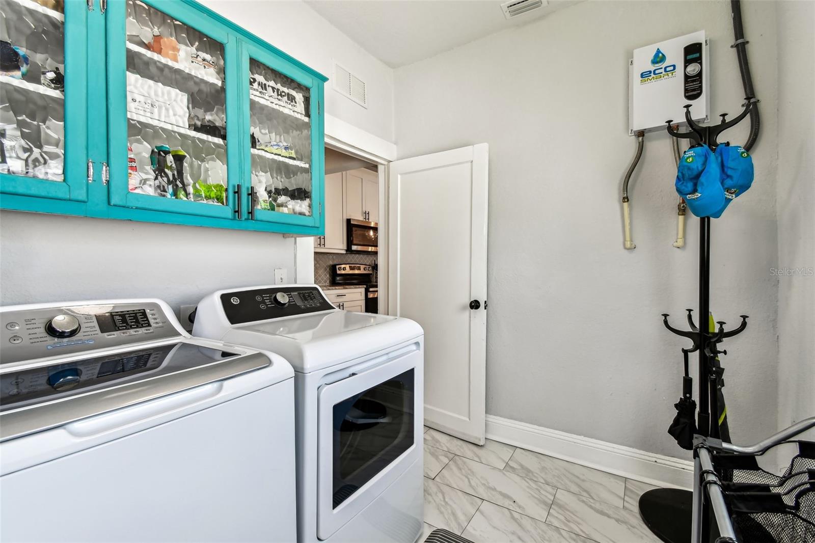 Listing photo id 39 for 111 Ida Street