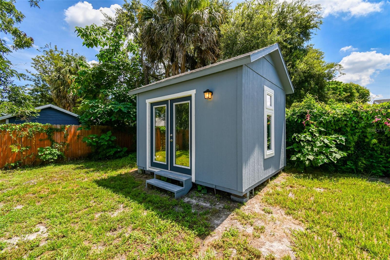 Listing photo id 46 for 111 Ida Street
