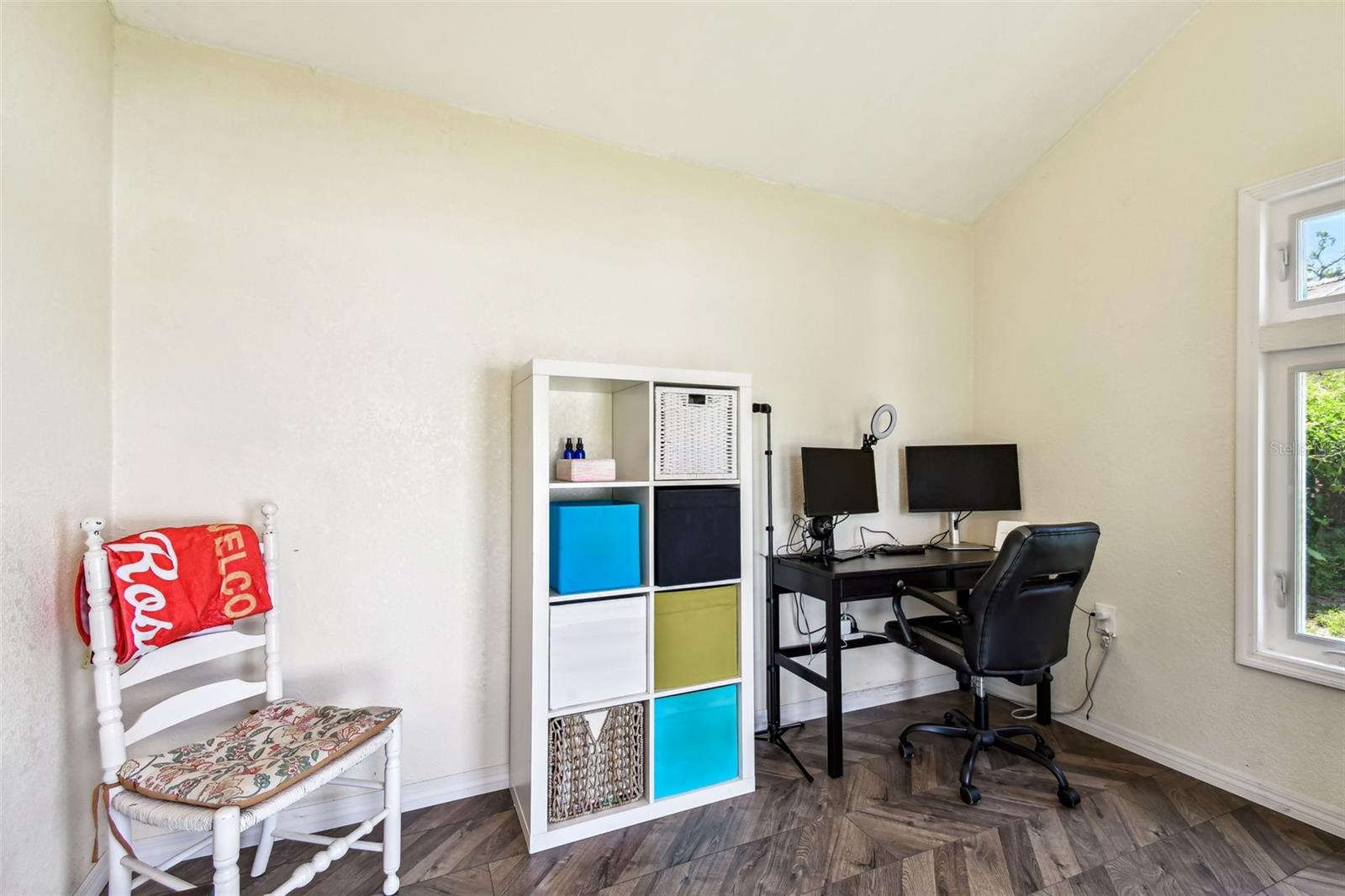 Listing photo id 52 for 111 Ida Street