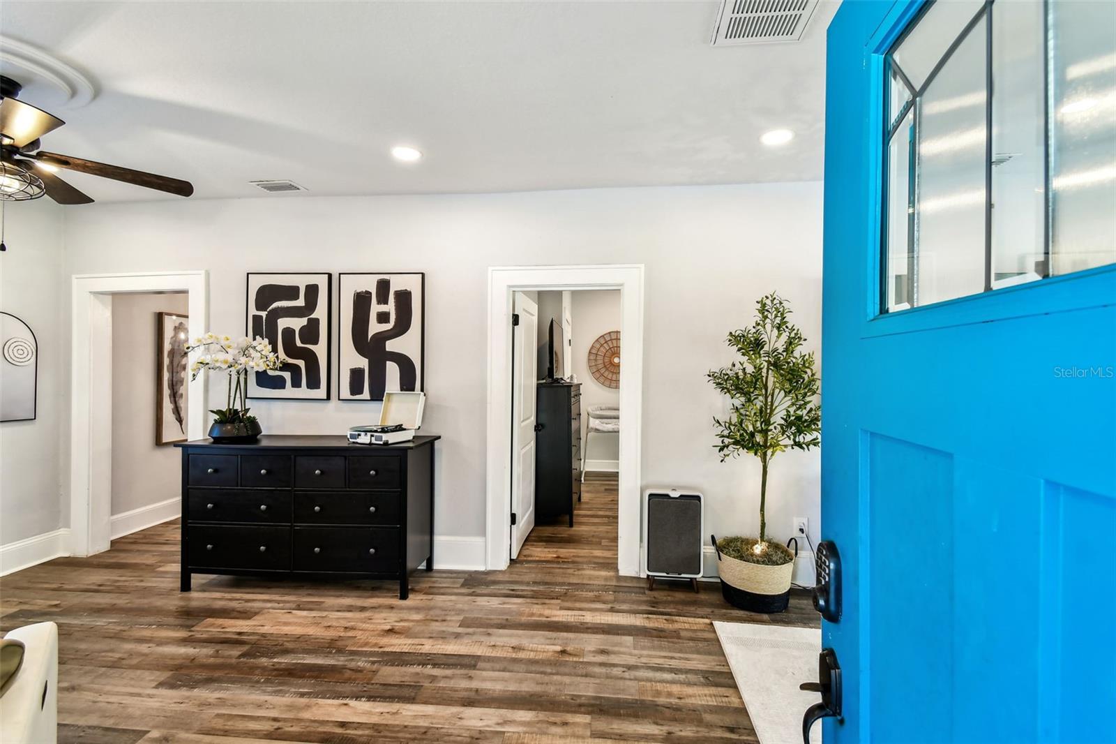 Listing photo id 4 for 111 Ida Street