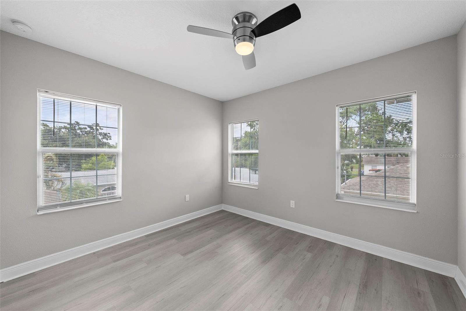 Image 24 of 45 For 1432 49th Avenue N