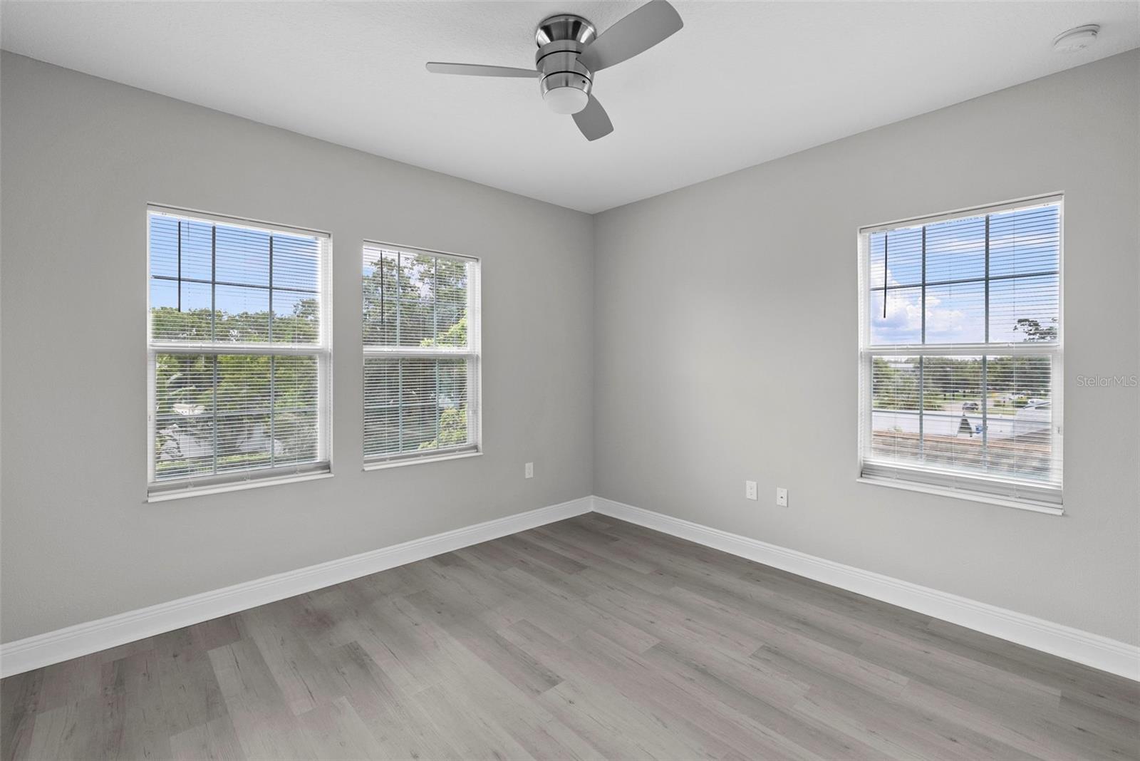 Image 28 of 45 For 1432 49th Avenue N