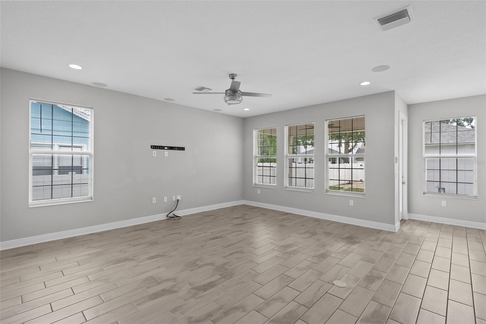 Image 9 of 45 For 1432 49th Avenue N