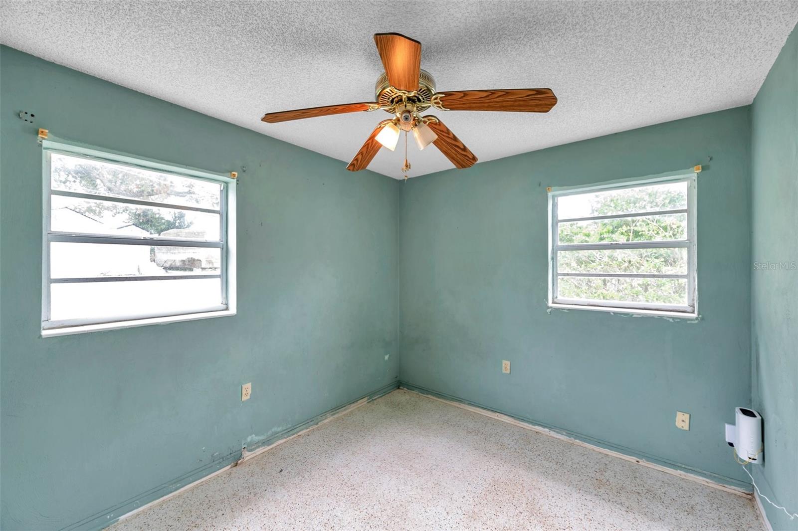 Image 15 of 32 For 928 13th Street