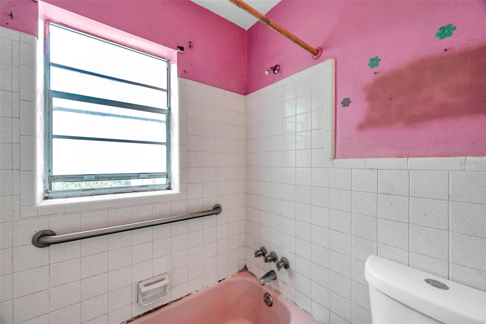 Image 17 of 32 For 928 13th Street