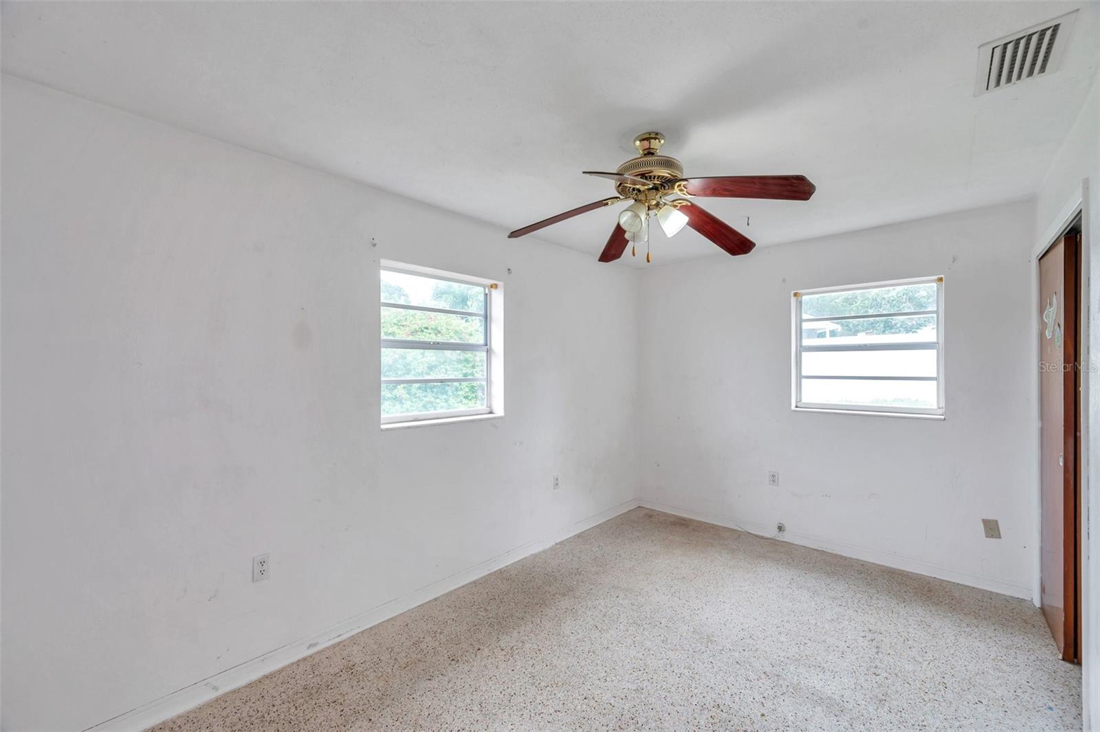 Image 22 of 32 For 928 13th Street
