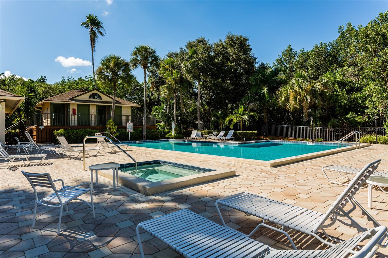 Image 34 of 40 For 731 Caya Costa Court Ne