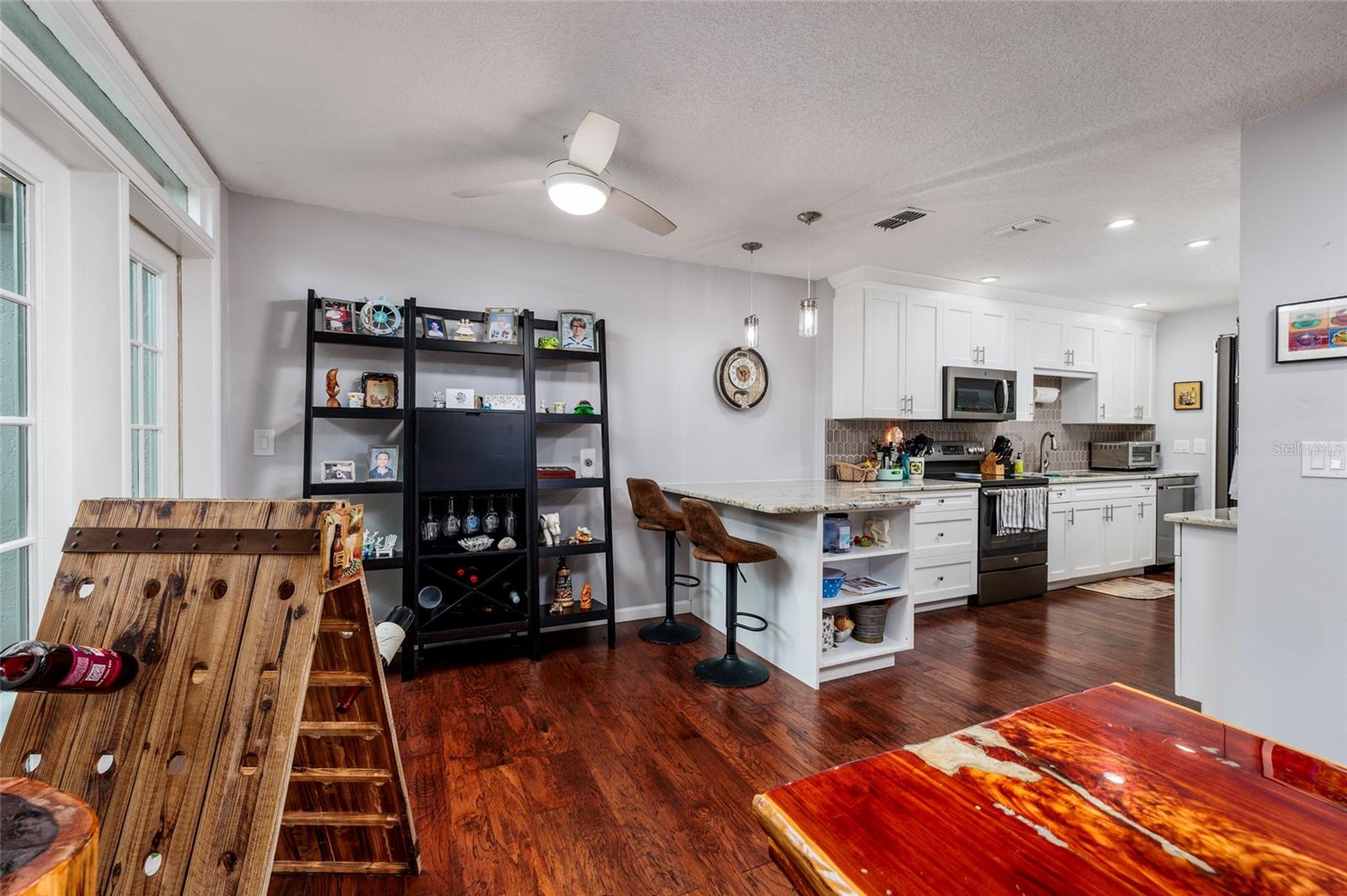 Image 8 of 40 For 731 Caya Costa Court Ne