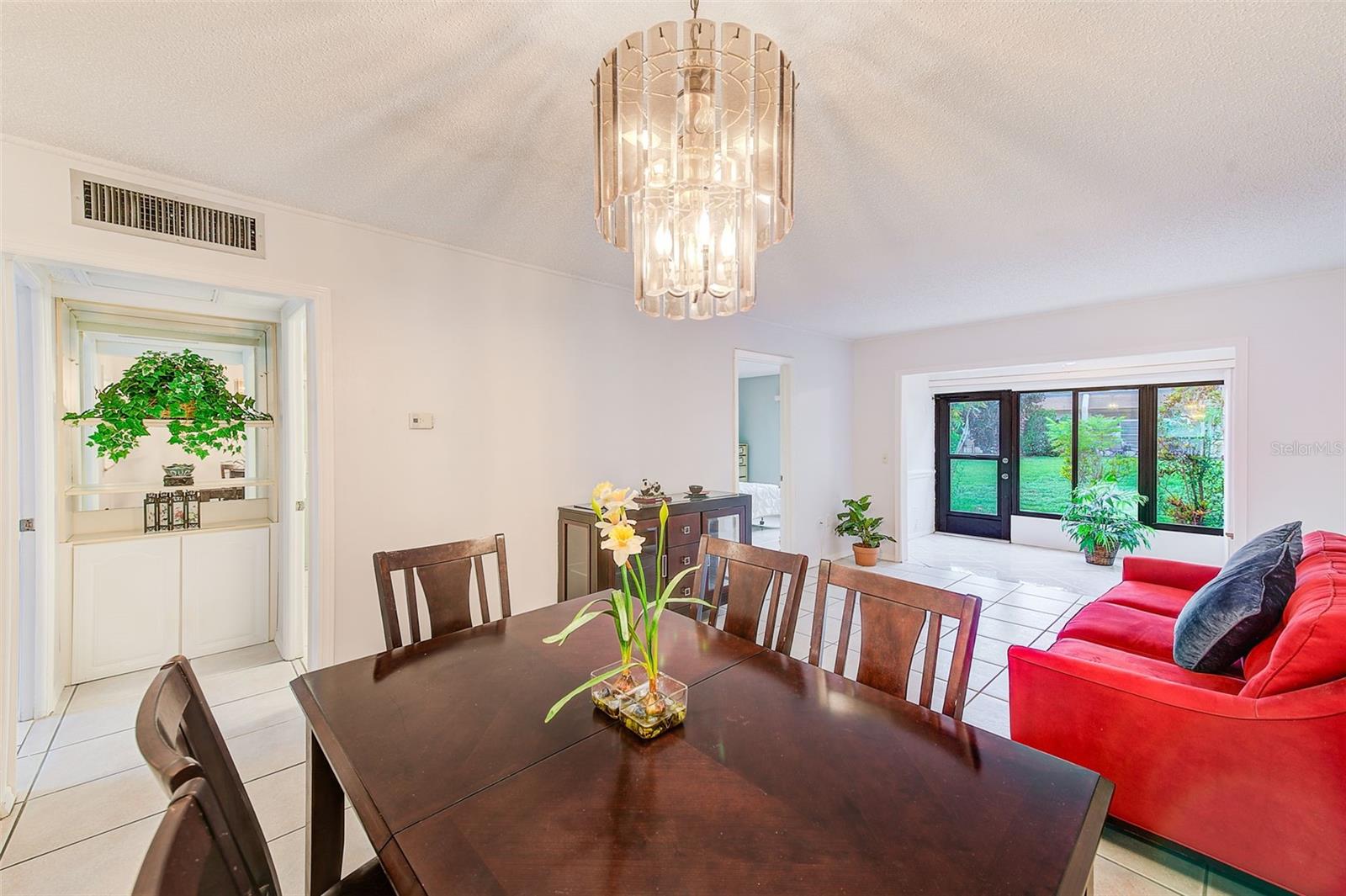 Listing photo id 10 for 2970 Feather Drive