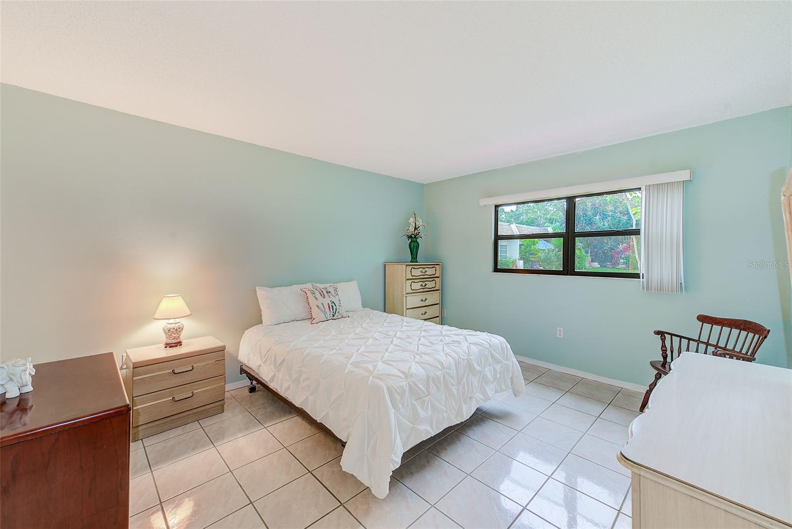 Listing photo id 16 for 2970 Feather Drive
