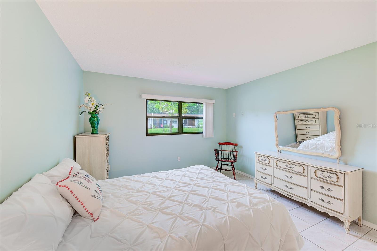 Listing photo id 17 for 2970 Feather Drive