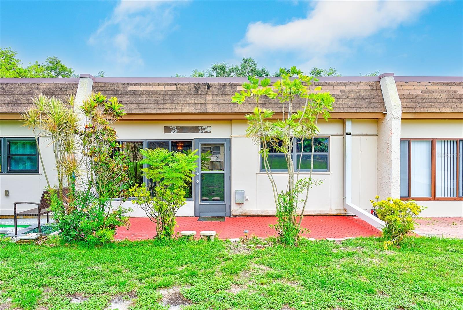 Listing photo id 25 for 2970 Feather Drive