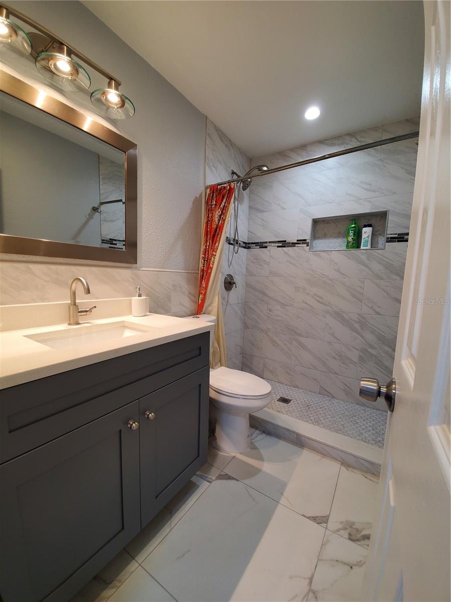 Image 18 of 75 For 4119 Nassau Street