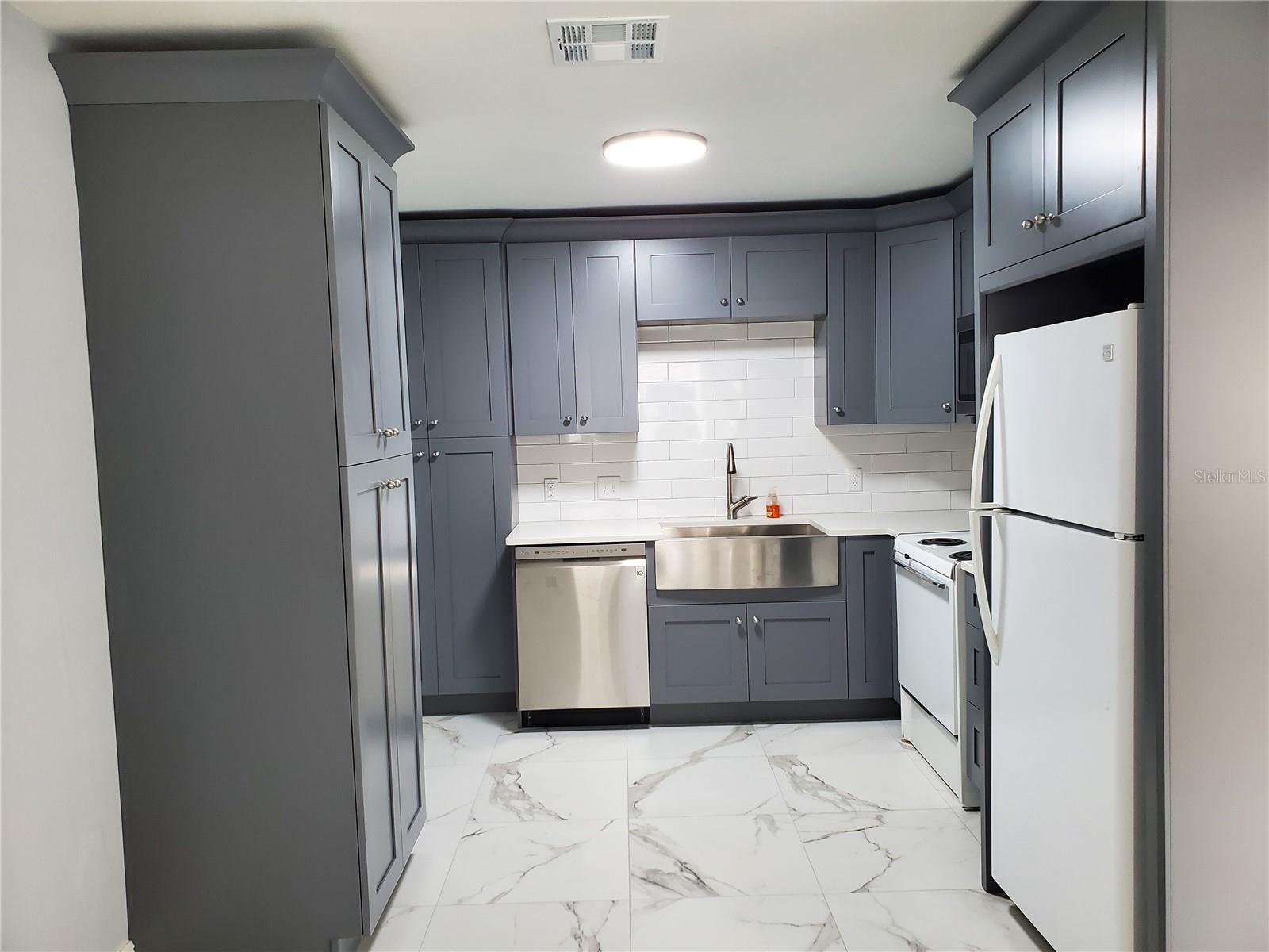 Image 37 of 75 For 4119 Nassau Street