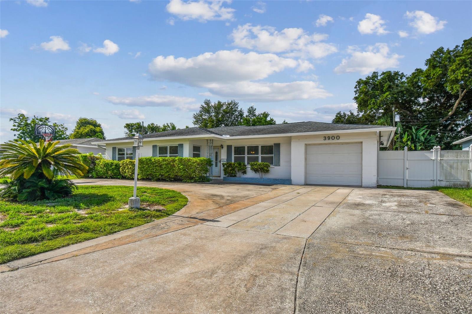 Image 15 of 89 For 3900 23rd Avenue N
