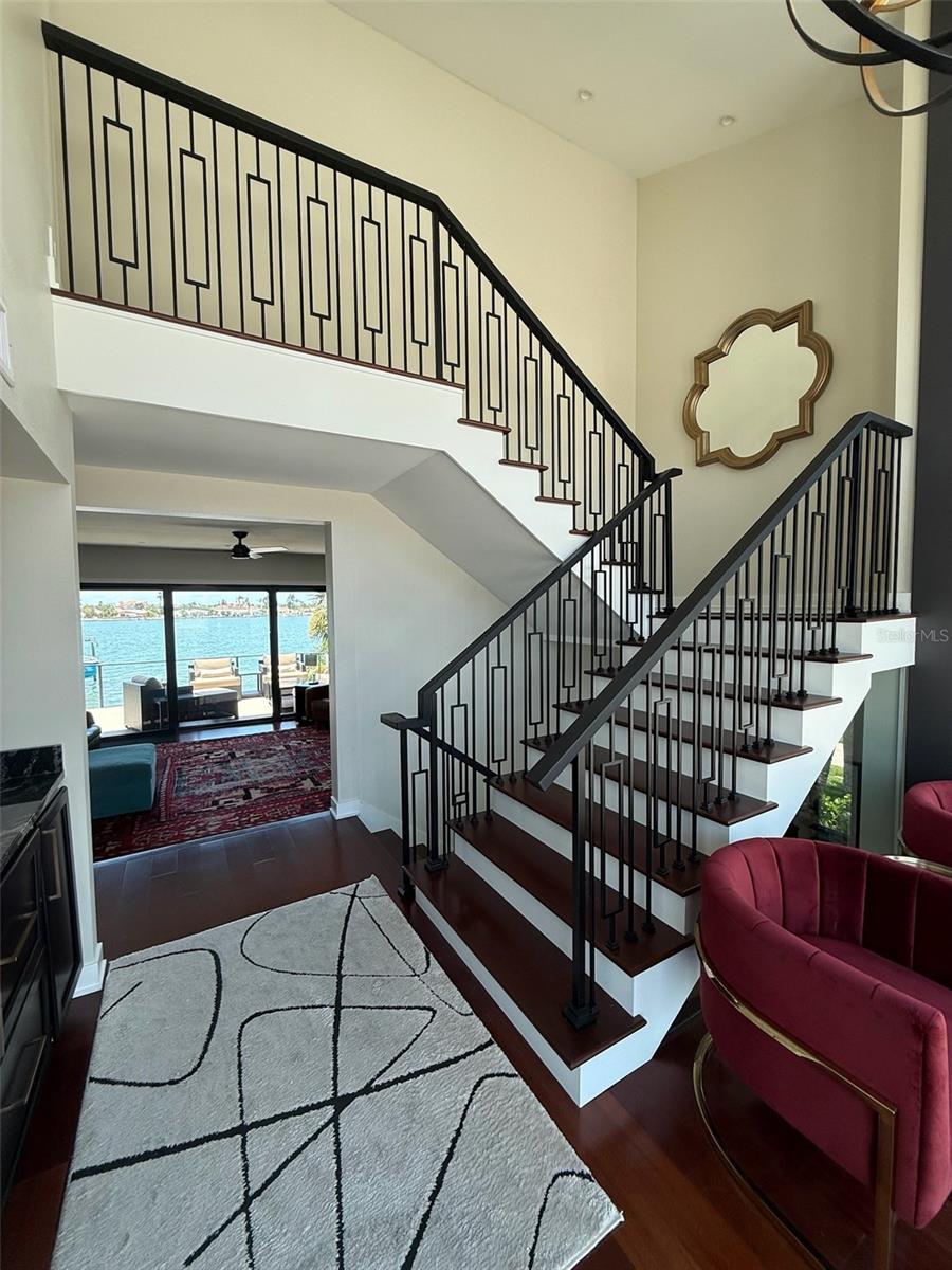 Listing photo id 8 for 850 59th Avenue