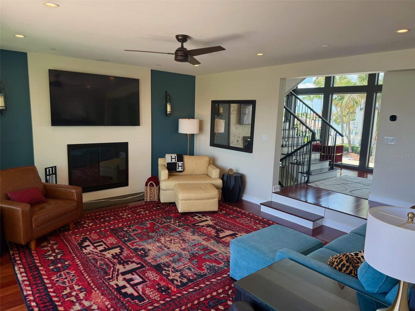 Listing photo id 11 for 850 59th Avenue
