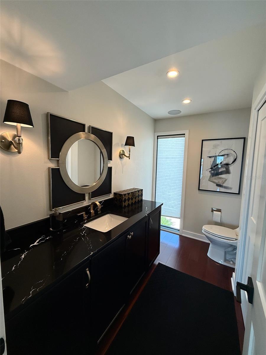 Listing photo id 12 for 850 59th Avenue