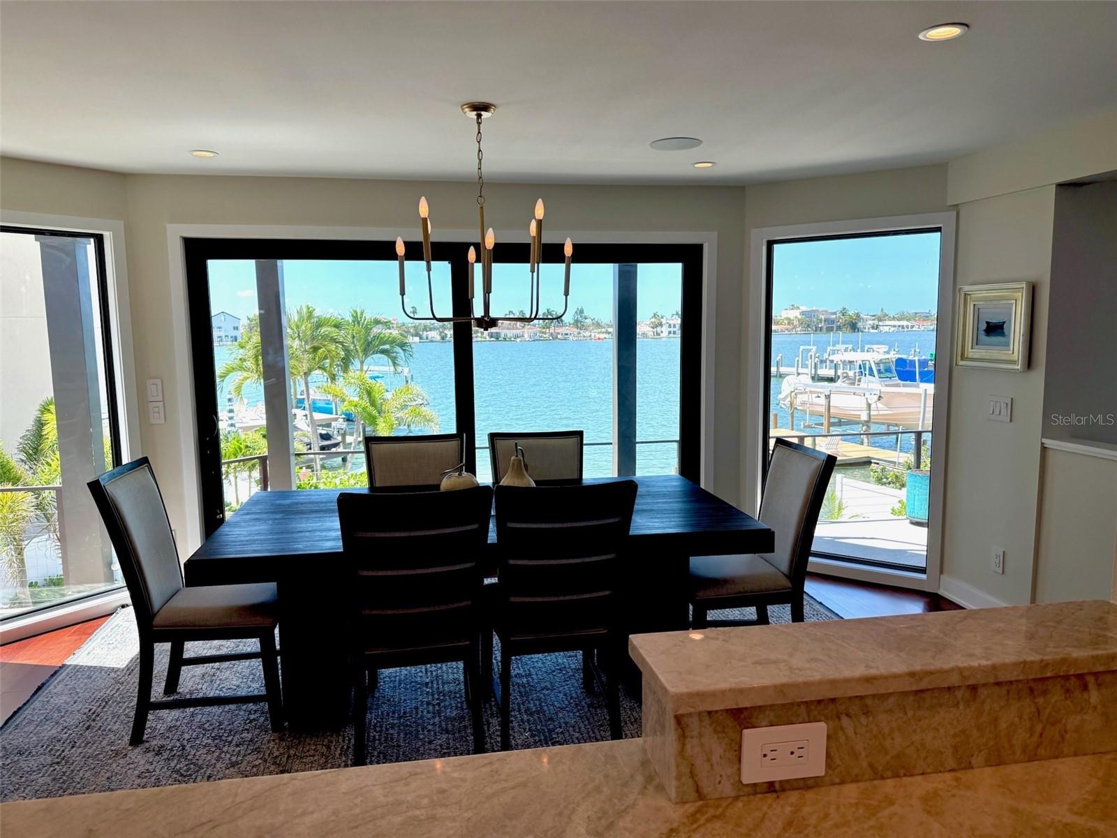 Listing photo id 16 for 850 59th Avenue
