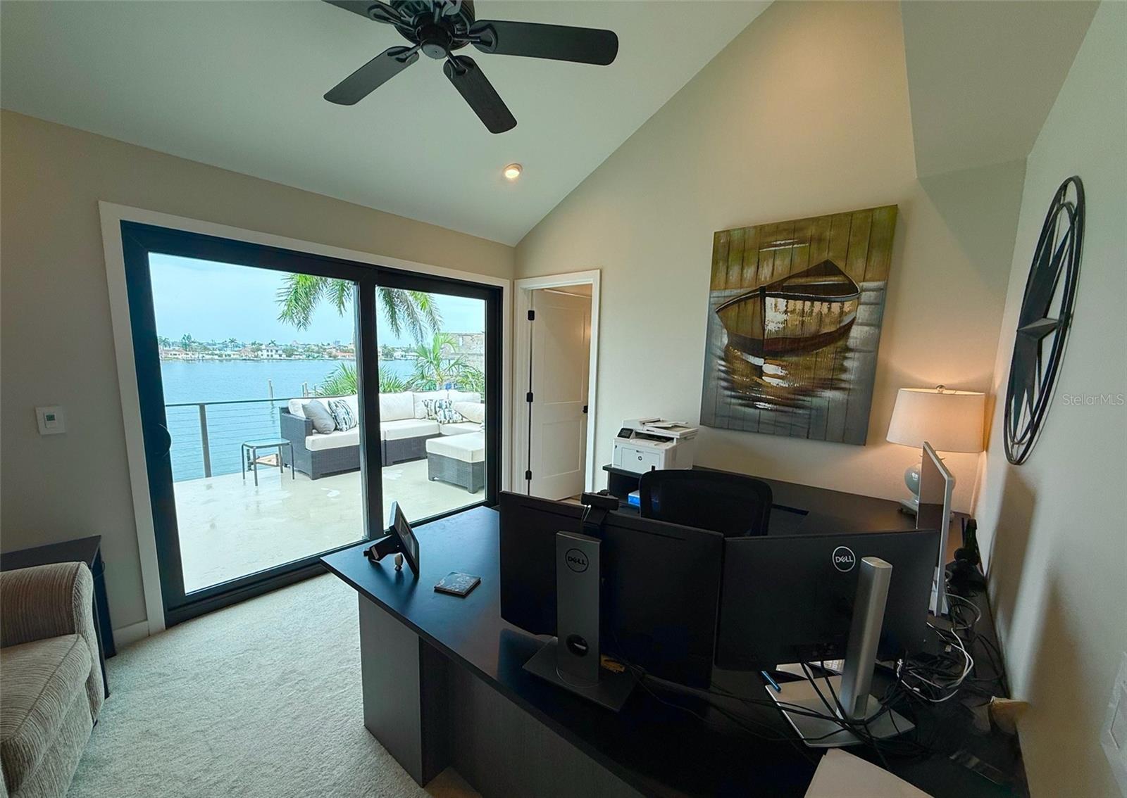 Listing photo id 23 for 850 59th Avenue