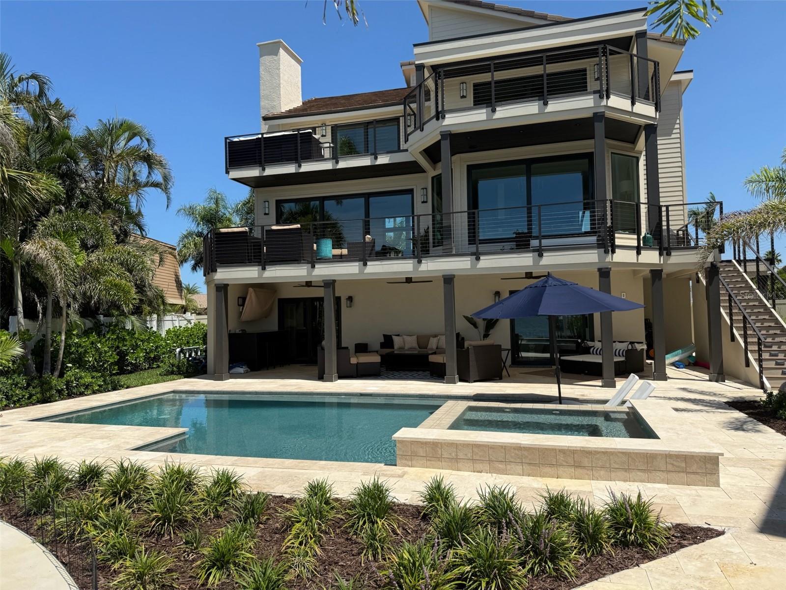 Listing photo id 27 for 850 59th Avenue