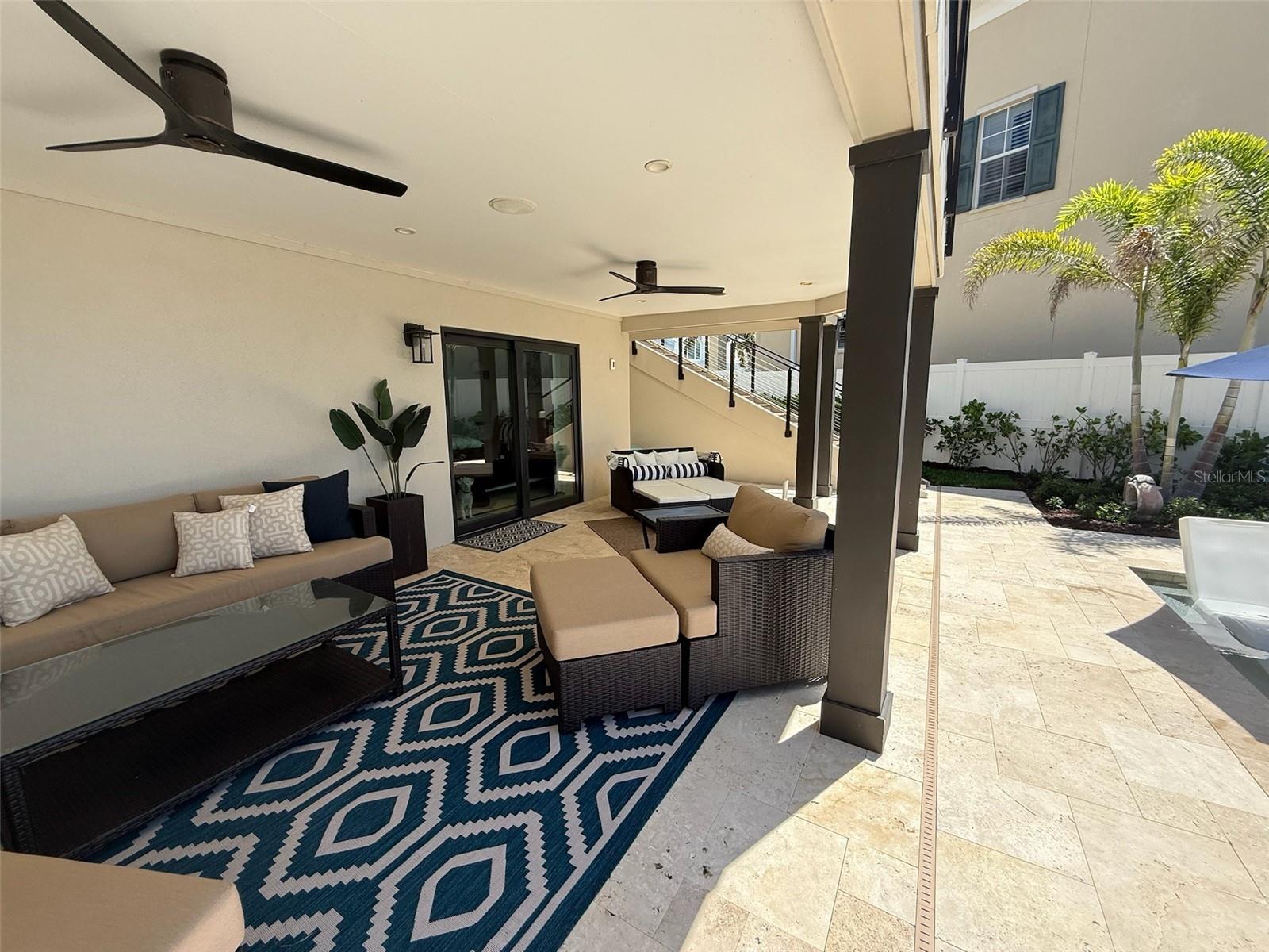 Listing photo id 28 for 850 59th Avenue