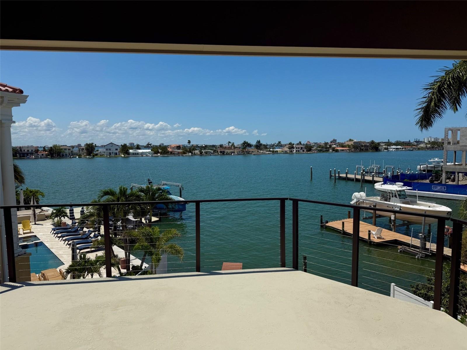 Listing photo id 30 for 850 59th Avenue