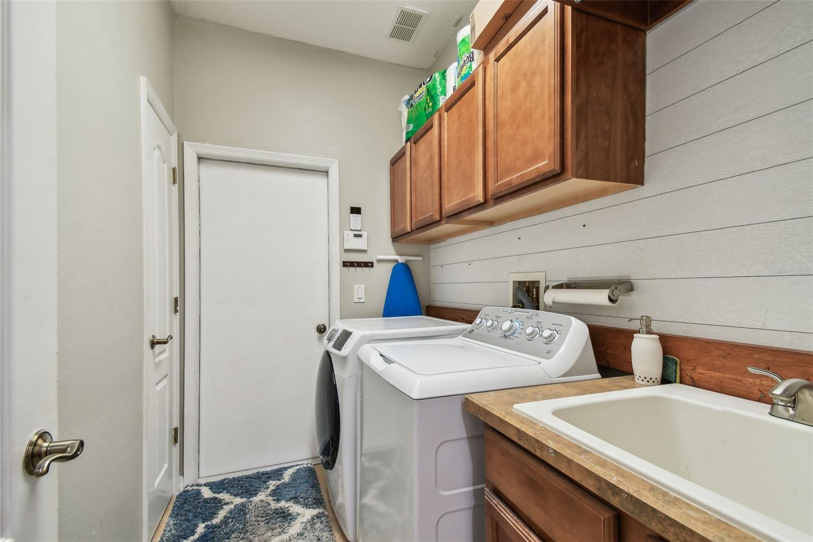Image 44 of 88 For 3025 Naughton Way